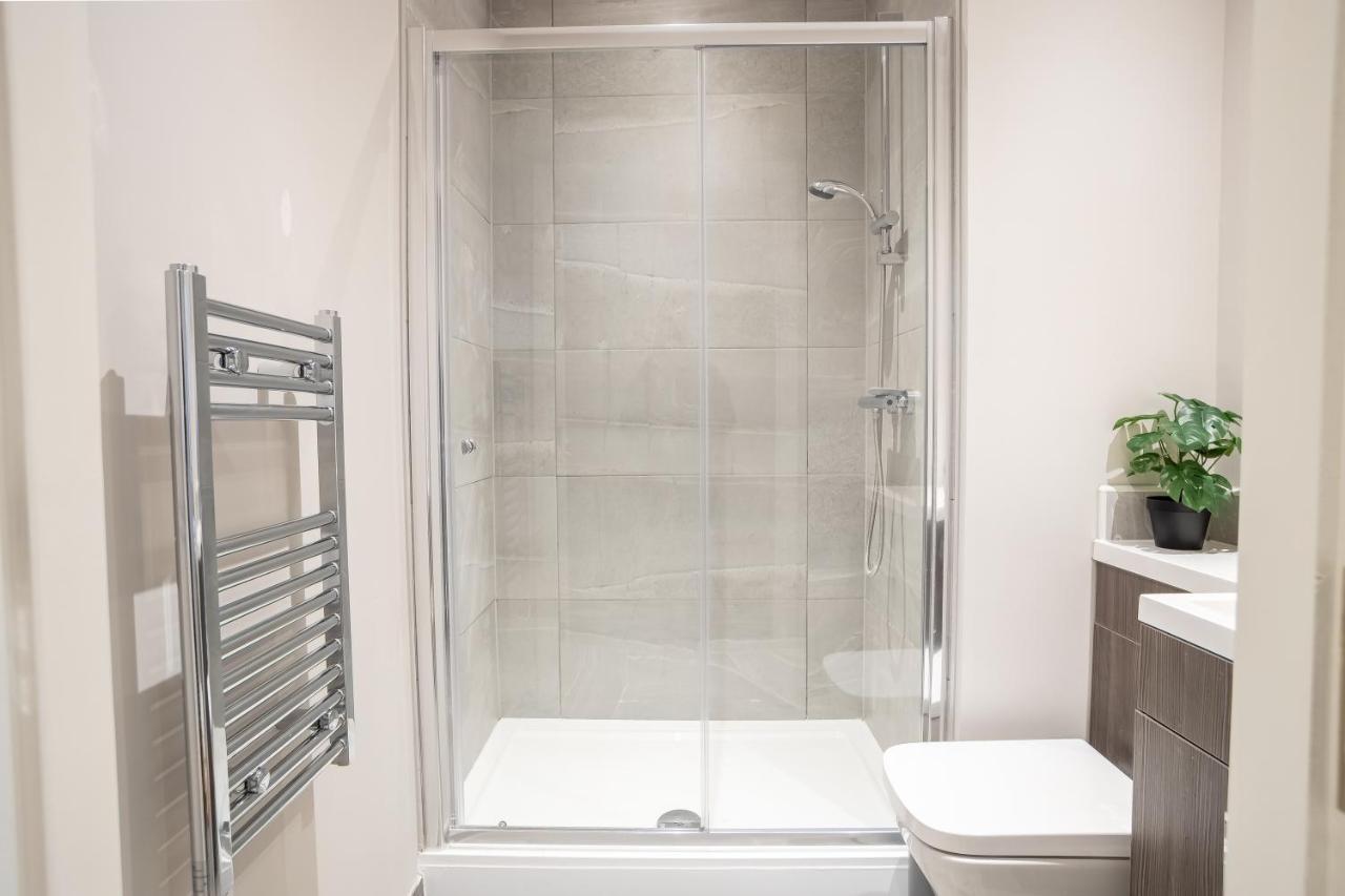 Elegant 1 Bedroom Apartments View & Parking By Opulent Сандерлэнд Экстерьер фото